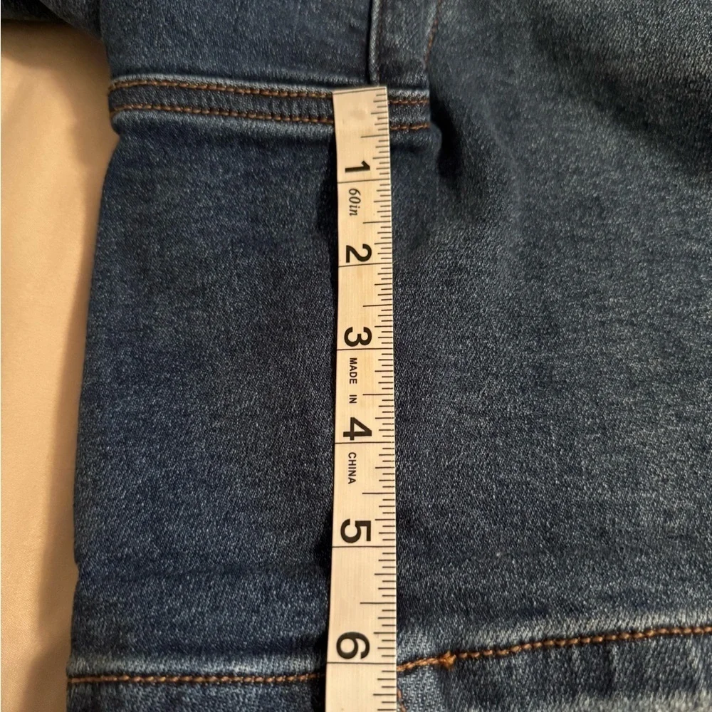 Judy Blue Womens Size 3XL Med Wash Distressed Denim Dad Short Cell Phone Pocket